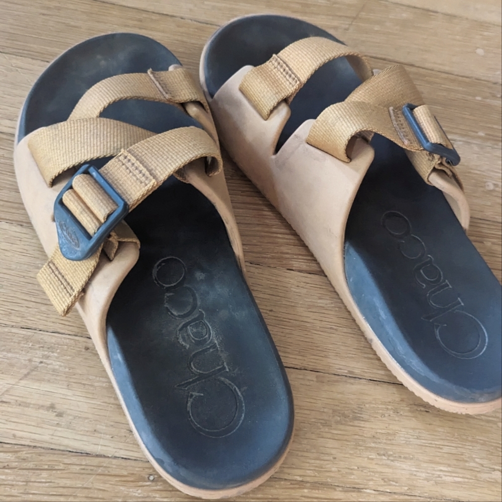 Chacos Slides in Taffy